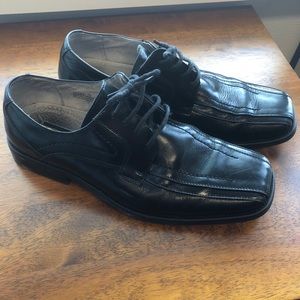 Men’s dress shoes